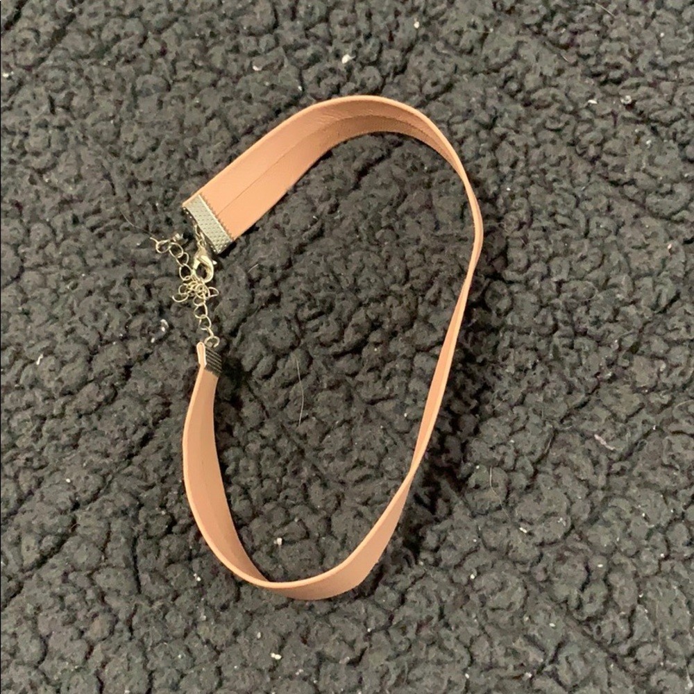 NWOT- blush pink choker necklace